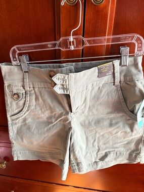 one 5 one Khaki Mid Rise Women's Shorts